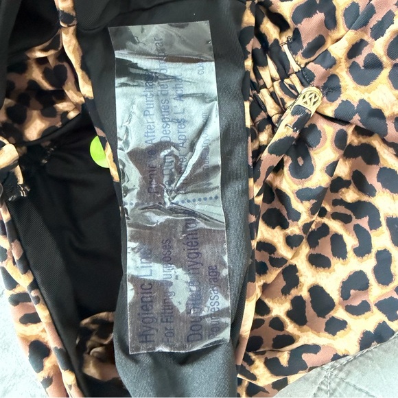 New! Victoria’s Secret Leopard Strapless Ruched Swimsuit Medium 41828 - Picture 5 of 8